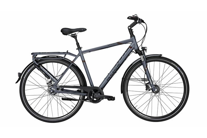 Pegasus Opero SL (2017), Platinum-grau matt – Farbe passt, aber Diamant-Rahmen (Herren) statt Trapez; 8-Gang-Variante 58 cm; Quelle ist der ZEG Bicycle-ID-Dienst (ZEG = Markeninhaber Pegasus), Modelljahr-2017-Ausstattung (BR-M365, NEX DS), Seitenansicht freigestellt, weißer Hintergrund, 727x485 px (unter 1200 px)