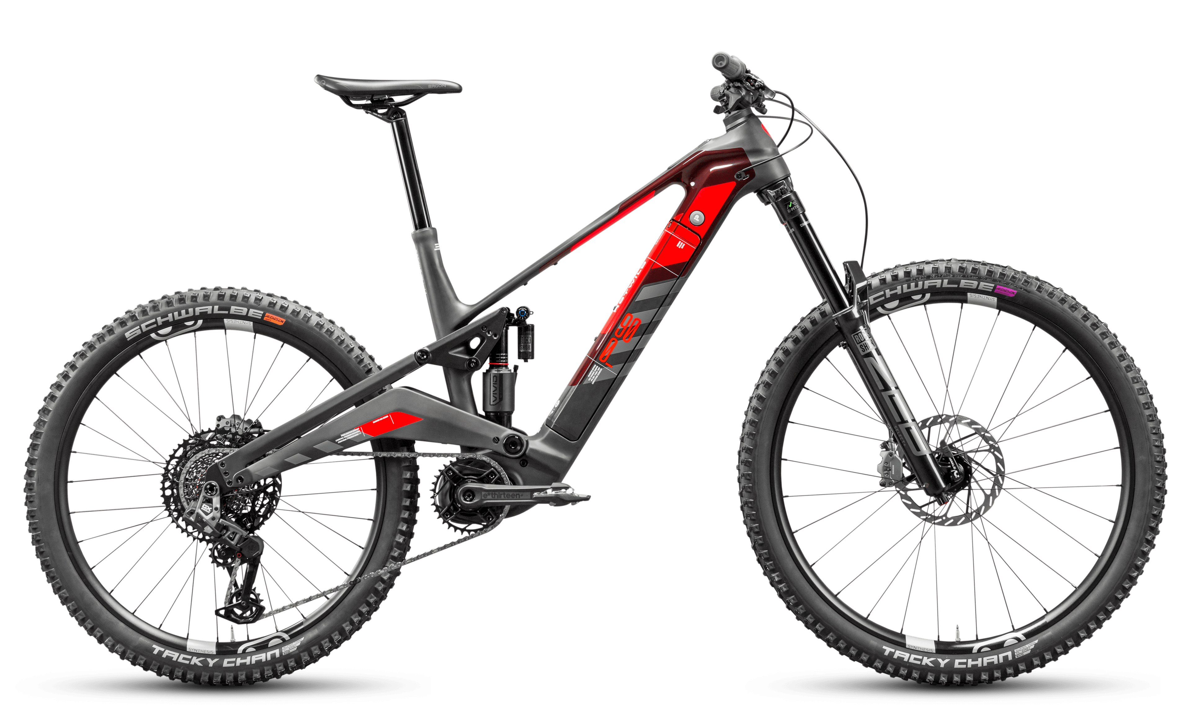 Rotwild R.EXC FS Pro (2026), Bloodfin red (Anthrazit/Carbon mit roten Akzenten), Seitenansicht Antriebsseite, freigestellt weiß, 5000x3000 px